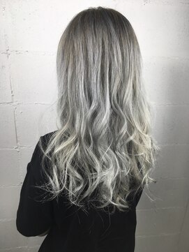 エン(en) ハイトーンペールホワイトカラー