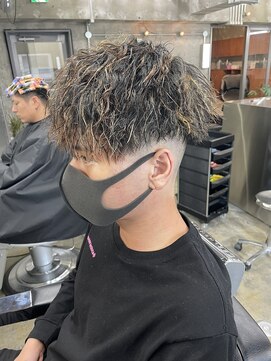 ロンドガルマン 名古屋(Lond GULLMAN) Ryu指名チリつかないツイストパーマ＋抜きっぱなしハイライト