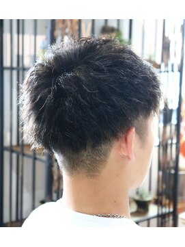 ウィスカーヘアー(whisker hair) ツイストパーマ