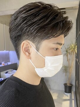 フィフス 栄(fifth) フェザーパーマフェザーショートニュアンスパーマセンターパート