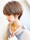 20代30代40代抜け感ショートレイヤーミルクティベージュ