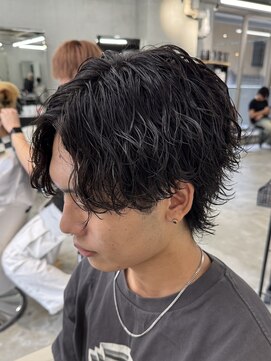 エデアンルクラ 下通(EDEAN Leclat) 熊本メンズパーマ センターパート 波巻き ツイスパ MEN'S HAIR
