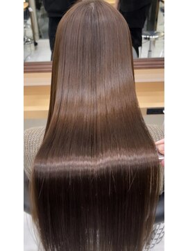 ミユーズ 表参道(Miyu's) 美髪ストレート 美髪ロング 縮毛矯正 地毛風ストレート 艶髪