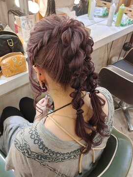 ヘアメイク エンカレッジ(HAIR MAKE encourage) 編みおろしポニーテール