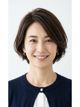 ルームス(ROOMS) 【銀座】30代40代に◎白髪ぼかし×大人上品ふんわりショートボブ