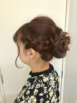 サロンドアンアリー(Salon de an Ally) [Salon de an Ally/六町]編み込みふんわりアップ