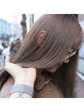 ヌード(nude) ミルクティーグレージュ×艶ロング
