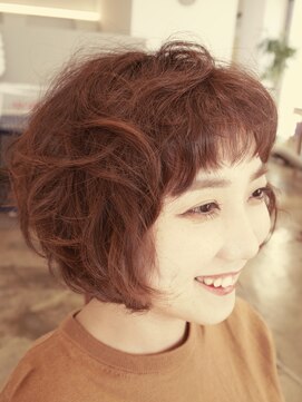 ブリスフルモーメント(blissful moment) 動きのあるふんわりボブ