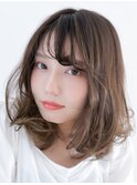 ふんわりミディアムボブ