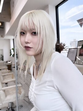 リル 溝の口(LiL) ペールホワイトブロンド/ブリーチ/ダブルカラー/レイヤーカット