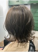 カーキグレー