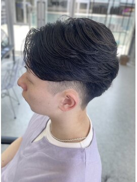 デュー 栄(DEW) 【DEW】フェザーパーマ/フェザーショート/センターパート