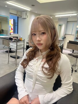 エルサザリープ 三宮(Elsa the leap) ミディアムレイヤー／ハッシュカット／エンドカラー