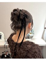ミラ(Mila) ミディアムからの黒リボン×ゆるふわ高めアップ*/お呼ばれヘア
