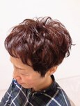 大人可愛い♪クセ毛感&外国人風ベリーショート