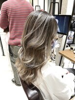 フェリア 渋谷(Feria)&nbsp;外国人ハイライト ミルクティーベージュ♪