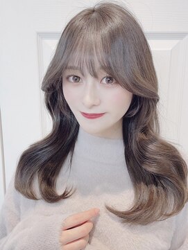 ユニ 表参道(uni) フェザーバングとレイヤーで大人かわいいオルチャンヘア