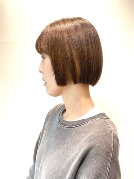 ステア ケース(stair case) 大人かわいい 艶髪 ミニボブ 短め インナーカラー 前髪あり