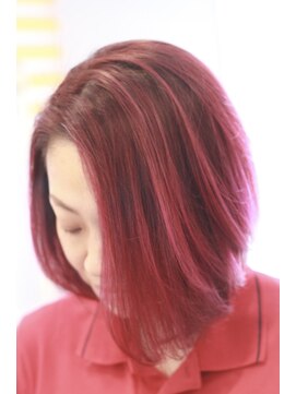 ヘアースタジオエフ 前下がりバイオレットピンク