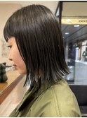 切りっぱなしボブ/地毛風カラー/透明感カラー/赤み消しカラー