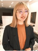 【look at】20代30代40代ミディアムボブミルクティベージュ