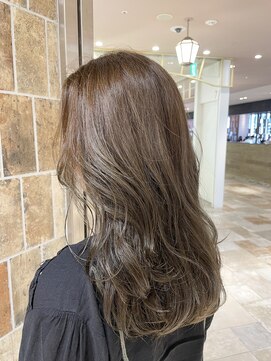 ピークアブー アヴェダ アトレ恵比寿(PEEK-A-BOO AVEDA) オリーブベージュ　ブリーチなし　アースカラー　ミディアム