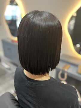 ジールヘアー(GIIL HAIR) 切りっぱなしボブ、酸性ストレート