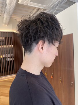 メレ(mele) 無造作パーマx刈り上げ