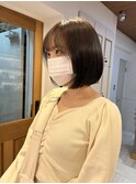 透け感シアーグレージュ×内巻きボブ