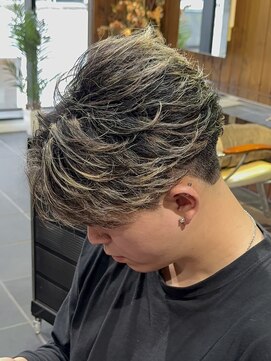 ルアン 大分駅店(ruen) 大分メンズセンターパートフェザーパーマフェザーショート