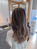 ユニ バイ マグ 長野店(Uni.by Mag) 筋感◎レイヤーカットミルクティーベージュバレイヤージュ