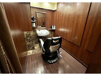ヒロギンザ 御茶ノ水店(HIRO GINZA)の写真/【カットコース￥3960～】完全個室のプライベート空間で、周りを気にせずリラックス◎