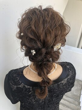 ナンバー デセオ 吉祥寺(N° deseo) 20代・30代・40代似合う小顔ヘアアレンジ♪二次会ブライダル花嫁