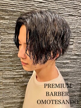 プレミアムバーバー 表参道店(PREMIUM BARBER produce by HIRO GINZA) 韓国風センターパート/スパイラルパーマ/黒髪/韓流