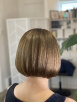 ツムグ 代官山店(TUMUGU) 大人可愛いビビッドカラーホワイトグレージュ/白髪ぼかし