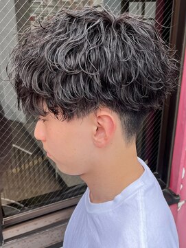 アイズ 海老名(AIZU) 波巻きスパイラルパーマ 波巻きパーマ  メンズパーマ 眉毛