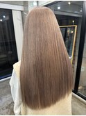 柔らかいグレージュ