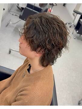 ブライト(BRIGHT) センターパートウルフツイストスパイラルパーマ