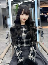 エヴァン(HEVIN) レイヤーカットで韓国風ウェーブ