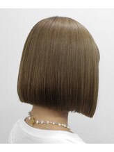 前髪のデザインで「小顔」はキマる。小顔の黄金比率『縦：横＝1.4：1』をフロントデザインで創ります[小岩]