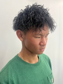 セプト 博多(SEPT.) ツイストパーマ ツーブロック 20代 アッシュカラー 束感