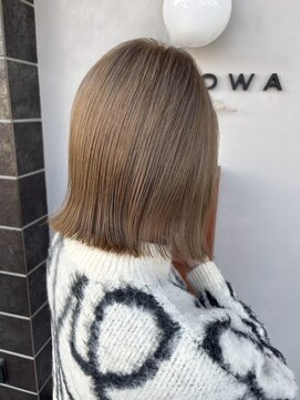 ルトワ(Lutowa) 外はねボブ/ベージュ系カラー
