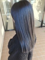 美容師 久保浦&nbsp;ハイライトブルーブラック