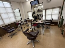 髪染めラボ(髪染めLab.)の雰囲気（店内セット面３席セルフブロー１席ございます）