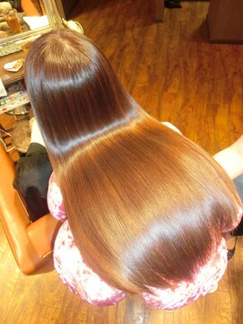 ヘアープロデュース ア ラ モード(Hair Produce A La Mode) うるツヤストレート仕上げ