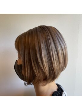 アライアオーロ(Alaiaolo) 前下がりボブ