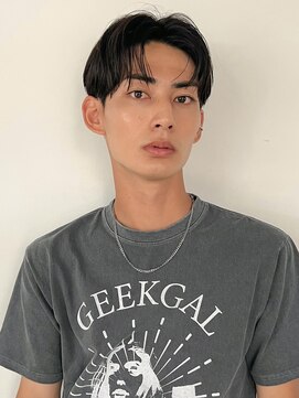 トレス(TRESS) メンズヘア　センターパート　刈り上げ　原宿　表参道　渋谷
