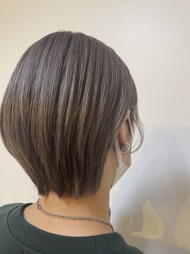 エー(A) タイトめショート