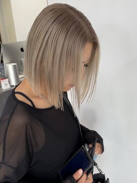 エンヴィー(ENVY) ブリーチカラー　ホワイトベージュ