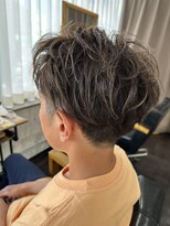 トゥーミー(to mee)&nbsp;【メンズ】束感抜群！ツーブロアップバングショート【小松】